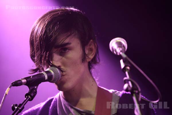 YOUNG MAN - 2010-05-15 - PARIS - La Fleche d'Or - 